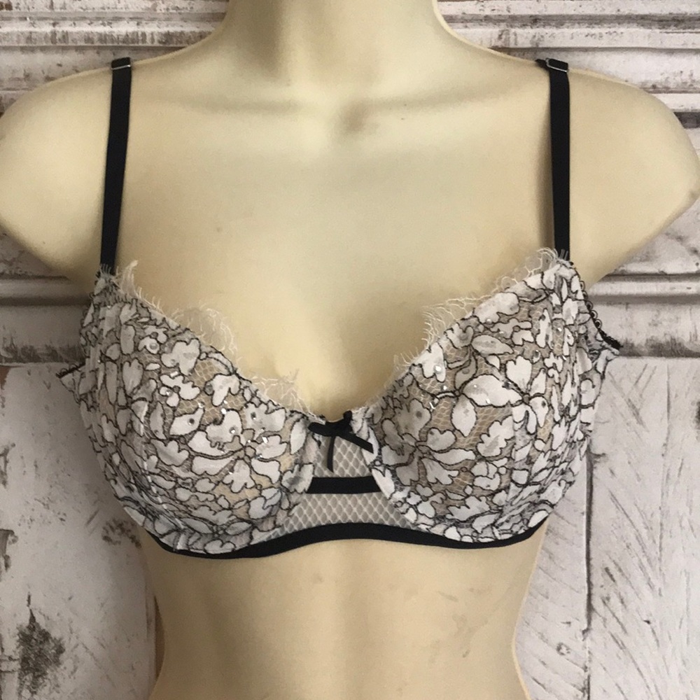Victoria Secret Bra 34 B